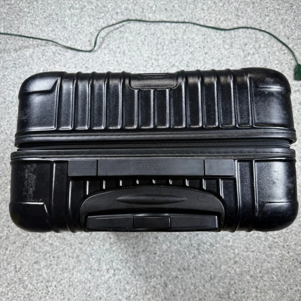 RIMOWA Salsa Multiwheel 63L Black 4-Wheel Polycarbonate Suitcase Vintage 871.63